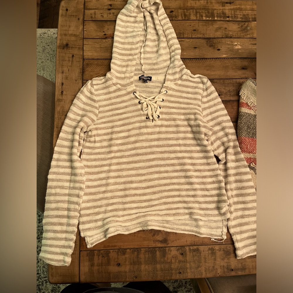 Size L striped hooded Shirt